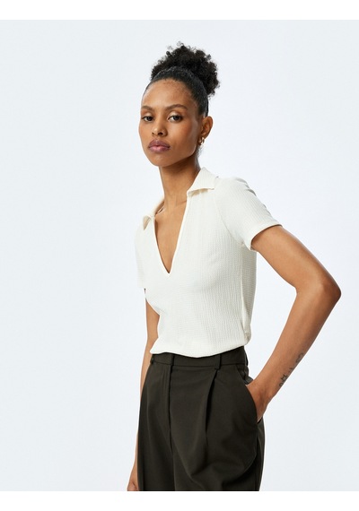 Koton Regular Fit Dokulu Kısa Kollu V Polo Yaka Tişört Kırık Beyaz 5sak50352ek Ekru
