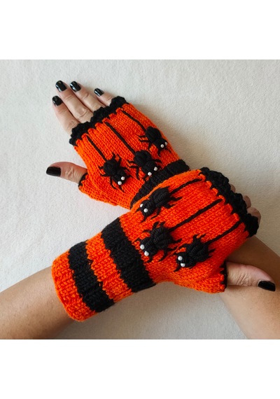 Newdaycraft El Örgüsü Motifli Parmaksız Eldiven / Bileklik - Örümcek Motifli Kırmızı - Siyah Newdaycraft El Örgüsü Motifli Parmaksız Eldiven / Bileklik - Örümcek Motifli Kırmızı - Siyah