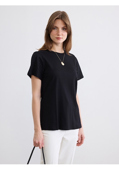 Lcw Comfort Siyah Bisiklet Yaka Brode Detaylı Bluz