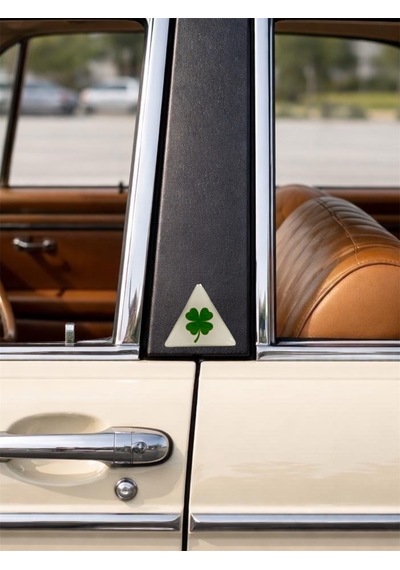 Yonca Damla Sticker Alfa Romeo Yonca Amblem Sticker 3d Silikon Direk Arması Epoksi 2adet 3,5x3,5cm Beyaz