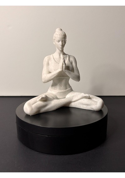 Meditasyon Yapan Kadın Biblo - Minimal Modern Heykel
