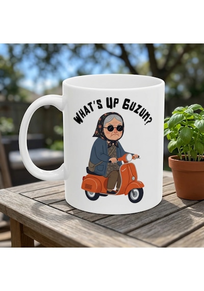 "what's Up Guzum " Yazılı Porselen Kupa Bardak 330 Ml - Motorlu Teyze Baskılı Esprili Ofis Ve Arkadaşa Hediyelik Kupa Çok Renkli "what's Up Guzum " Yazılı Porselen Kupa Bardak 330 Ml - Motorlu Teyze Baskılı Esprili Ofis Ve Arkadaşa Hediyelik Kupa Çok Renkli