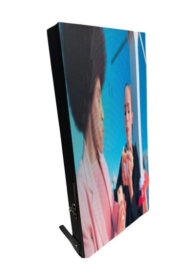 P1.86 Panel 32x64cm Ayaklı Led Ekran