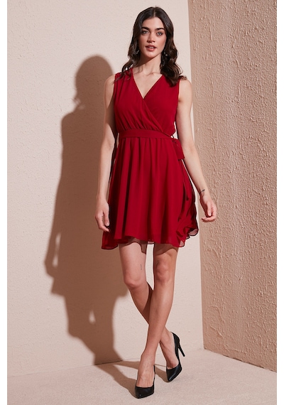 Lela Regular Fit Kruvaze Yaka Bağlama Detaylı Şifon Mini Boy Bayan Elbise 6789075 Kırmızı