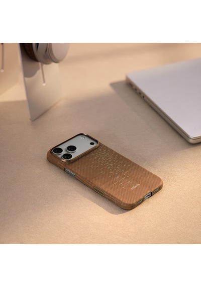 Apple Uyumlu iPhone 17 Pro  Kılıf M-safeli Aramid Fiber Pitaka Glints Of Gold Ultra Slim Serisi Kapak Gold Gold