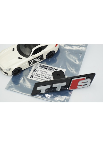 Dk Tuning Tts Gri Kırmızı Ön Panjur Logo Arma Audi İle Uyumlu -