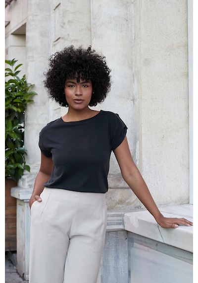Jument Kadın Modal Penye Geniş Sıfır Yaka Düşük Omuzlu Apoletli Kısa Kol T-shirt Bluz-siyah Siyah Jument Kadın Modal Penye Geniş Sıfır Yaka Düşük Omuzlu Apoletli Kısa Kol T-shirt Bluz-siyah Siyah