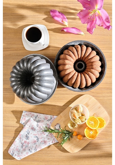 Karaca  Cake Pro Lina Antrasit Döküm Kek Kalıbı 25,5 Cm