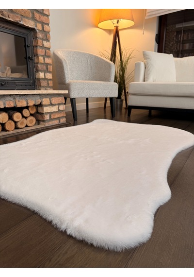 Ultra Soft Beyaz Yumuşak Dokulu Peluş Halı Asimetrik