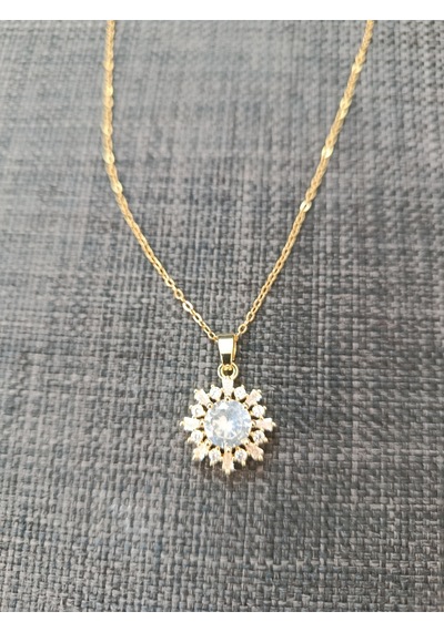 Çelik Gold Kare Zirkon Taşlı Kolye Işıltılı Klasik Tasarım Kadın Kolye Altın