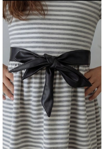 Fesshera Kids Kız Çocuk Elbise Suni Deri Detaylı Bebe Yaka Sırtı Fermuarlı Şık Elbise Beyaz Fesshera Kids Kız Çocuk Elbise Suni Deri Detaylı Bebe Yaka Sırtı Fermuarlı Şık Elbise Beyaz