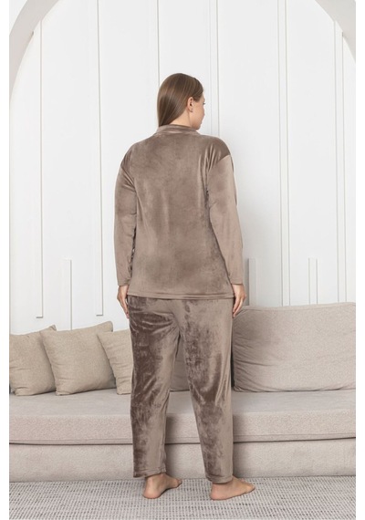 Büyük Beden Boydan Düğmeli Kadife Pijama Takımı Vizon