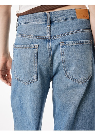 Koton Yüksek Bel Dikiş Detaylı Düğmeli Cepli Geniş Paça Denim Pantolon - Wide Leg Jean Orta İndigo 7wal40133md Koton Yüksek Bel Dikiş Detaylı Düğmeli Cepli Geniş Paça Denim Pantolon - Wide Leg Jean Orta İndigo 7wal40133md