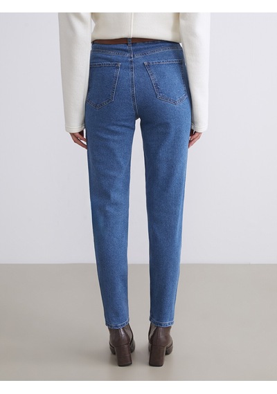 Lcw Jeans İndigo Beli Kemerli Mom Fit Kadın Jean Pantolon Lcw Jeans İndigo Beli Kemerli Mom Fit Kadın Jean Pantolon