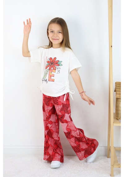 Fesshera Kız Çocuk Love Yourself Baskılı Tişört Ve Geometrik Etnik Desenli Geniş Paça Pantolon Takımı Kırmızı Fesshera Kız Çocuk Love Yourself Baskılı Tişört Ve Geometrik Etnik Desenli Geniş Paça Pantolon Takımı Kırmızı