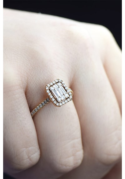 0.60 Ct Baget Kare Tektaş Yüzük Rose Gold
