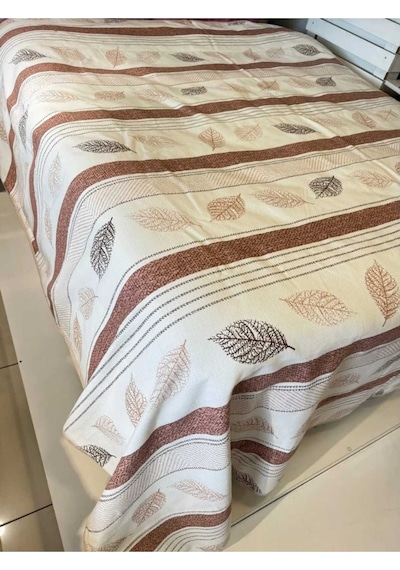 Kahverengi Yaprak Desenli Tek Kişilik Pike 160x240 Cm Doğal Tonlarda Şıklık Ve Konfor Renkli
