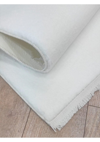 Balat Halı Saçaklı Kalın Yumuşak Kaymaz Taban Beyaz Peluş Halı Beyaz