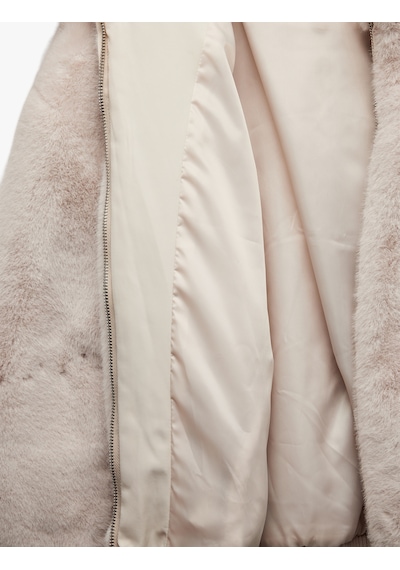 Koton Fermuarlı Dik Yaka Cepli Suni Kürk Peluş Oversize Crop Mont Ekru 6wak00004ew Ekru Koton Fermuarlı Dik Yaka Cepli Suni Kürk Peluş Oversize Crop Mont Ekru 6wak00004ew Ekru