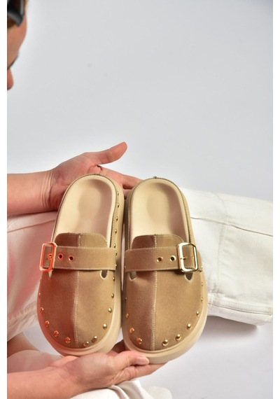 Fox Shoes Y918143802 Bej Süet Önü Kapalı Zımba Detaylı Sabo Terlik