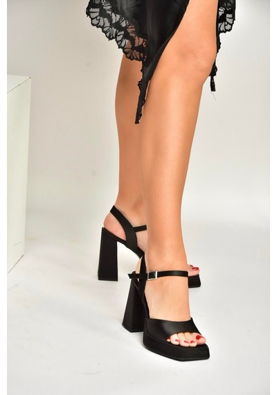 Fox Shoes Y246055004 Siyah Kumaş Kalın Platform Topuklu Abiye Ayakkabı Siyah
