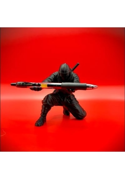 Ninja Kalemlik - Masaüstü Dekoratif Organizer / Ofis & Ev İçin Şık Kalem Tutucu, Hediye Seçeneği - Ninja Pen Hol Çok Renkli