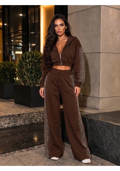 Zennamoda Kadın Taş Baskı Detaylı Fermuarlı Crop Sweatshirt Ve Geniş Paça Eşofman Takımı Kahverengi Zennamoda Kadın Taş Baskı Detaylı Fermuarlı Crop Sweatshirt Ve Geniş Paça Eşofman Takımı Kahverengi