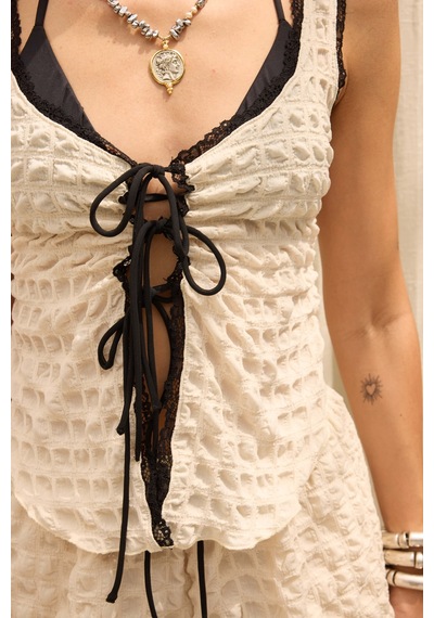 Mai Collection Celeste Dantel Detay Bej Crop Şort Takım Mai Collection Celeste Dantel Detay Bej Crop Şort Takım