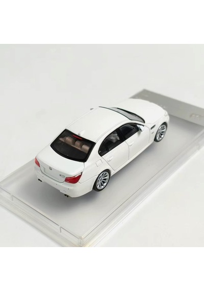 King Model Bmw M5 E60 White Beyaz 1/64 Pleksi