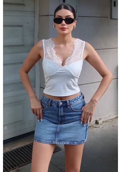 Kechi Woman Dalgıç Kumaş Dantel Detaylı Crop Beyaz