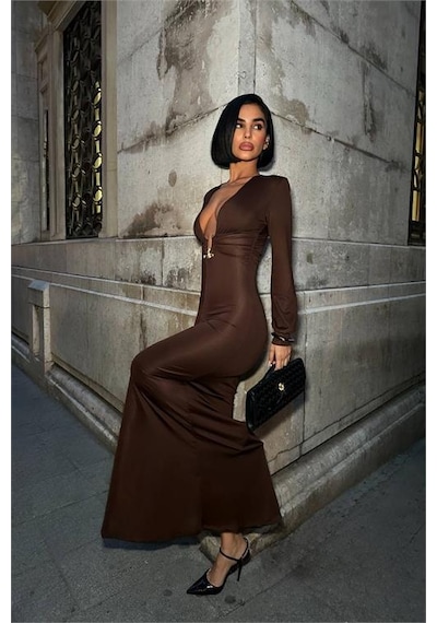 Neşeli Butik Kadın Derin Dekolteli Uzun Kollu Gold Toka Detaylı Maxi Boy Elbise Nbdf173 Kahverengi Neşeli Butik Kadın Derin Dekolteli Uzun Kollu Gold Toka Detaylı Maxi Boy Elbise Nbdf173 Kahverengi