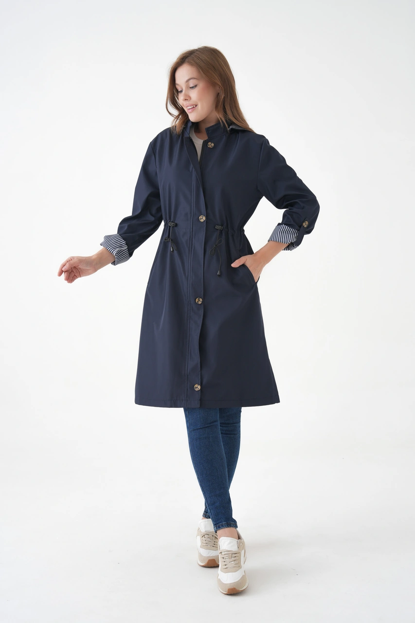 Ayşo Clothes Kadın Rüzgar Ve Su Geçirmez Bondit Kumaş Çıkarılabilir Düğmeli Kapüşon Beli Tünelli Mevsimlik Trençkot Lacivert Ayşo Clothes Kadın Rüzgar Ve Su Geçirmez Bondit Kumaş Çıkarılabilir Düğmeli Kapüşon Beli Tünelli Mevsimlik Trençkot Lacivert