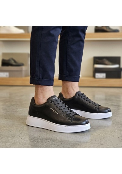 Komcero Bağcıklı Kalın Taban Sade Model Erkek Hakiki Deri Günlük Sneaker Ayakkabı K1372-2225 Siyah - Beyaz Komcero Bağcıklı Kalın Taban Sade Model Erkek Hakiki Deri Günlük Sneaker Ayakkabı K1372-2225 Siyah - Beyaz