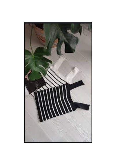 Pazarız Siyah Beyaz Çizgili Kare Yaka Atlet Triko Bluz Crop S / M / L Beden Uyumlu Siyah Beyaz Çizgili Pazarız Siyah Beyaz Çizgili Kare Yaka Atlet Triko Bluz Crop S / M / L Beden Uyumlu Siyah Beyaz Çizgili