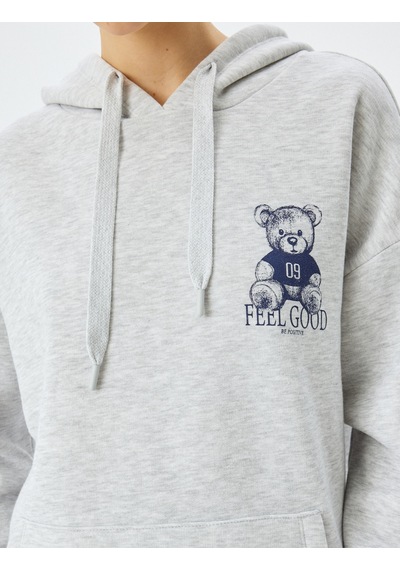 Koton Kanguru Cepli Kapüşonlu Arkası Baskılı Oversize Sweatshirt Kar Melanj 5sal10510ık Gri Melanj Koton Kanguru Cepli Kapüşonlu Arkası Baskılı Oversize Sweatshirt Kar Melanj 5sal10510ık Gri Melanj