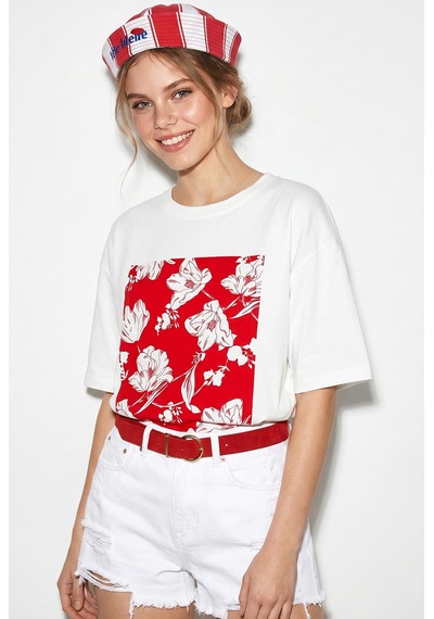Shade Kadın Bisiklet Yaka Çiçek Baskılı Oversize %100 Pamuklu T-shirt Öt100001 60286273 - Beyaz-kırmızı Beyaz - Kırmızı