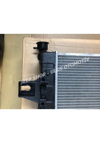 Jeep Grand Cherokee Su Radyatörü 4.7L 01/04 Usa 52079883Ab