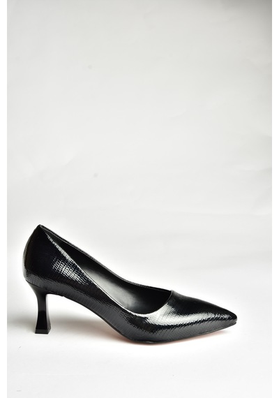 Fox Shoes U676030008 Siyah Rugan Alçak Topuklu Kadın Ayakkabı Siyah
