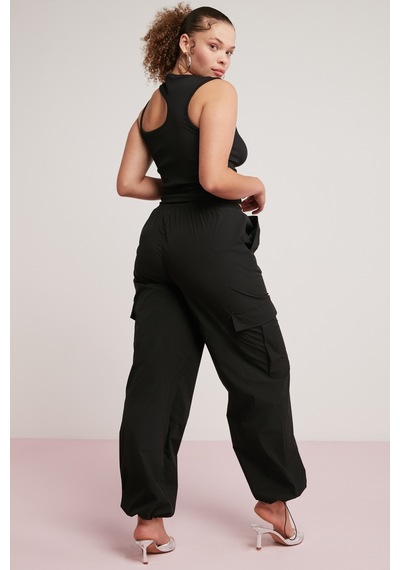 ETHIQUET AVALONBB Kadın Relaxed Fit Beli Ve Paçası Lastikli Stoperli Kargo Cepli Siyah Büyük Beden Pantolon ETHIQUET AVALONBB Kadın Relaxed Fit Beli Ve Paçası Lastikli Stoperli Kargo Cepli Siyah Büyük Beden Pantolon