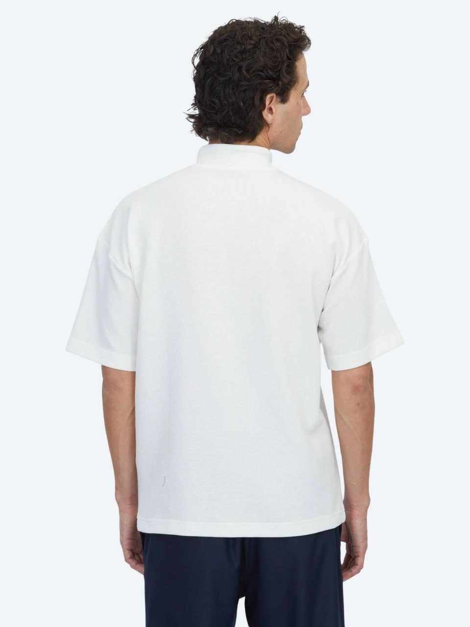Kip Ekru Desenli Dik Yaka T-shirt Ekru