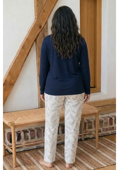 Siyah İnci Lacivert Desenli Nakışlı Büyük Beden Battal Boy Viskon Örme Pijama Takım 26224842 Siyah İnci Lacivert Desenli Nakışlı Büyük Beden Battal Boy Viskon Örme Pijama Takım 26224842
