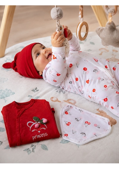 Babyhola %100 Pamuk Kirazlı 2'li Patikli Tulum Önlük Bere 4'lü Set 23608 Göründüğü Gibi Babyhola %100 Pamuk Kirazlı 2'li Patikli Tulum Önlük Bere 4'lü Set 23608 Göründüğü Gibi
