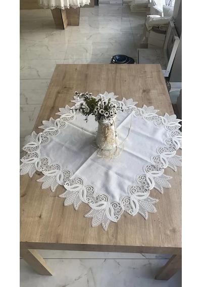 Masa Üzerine Runner, Sehpa Örtüsü Fransız Dantel Detaylı Kare 88x 88 Cm Kayla Kreme Gümüş Çok Renkli