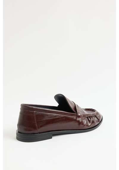 Lutvelizade Loafer 2517 Klasik Deri Görünümlü Oval Burun Bordo Su Yolu Kadın Loafer