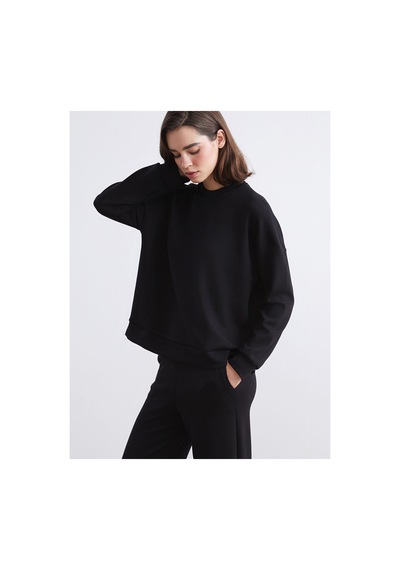 LC Waikiki Alıta Cıty Farkıyla Lcw Vision Siyah Oval Yaka Oversize Kadın Sweatshirt Siyah - 924124039 Siyah