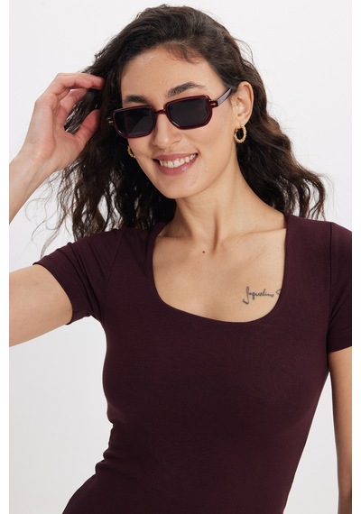 Tudors Kadın Slim Fit Dar Kesim Modal Kumaş Yumuşak Dokulu Pamuklu Kare Yaka Kısa Kollu Mürdüm Tişört-50701
