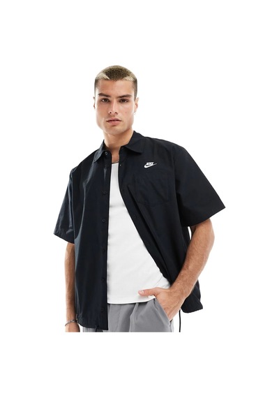 Nike Club Woven Loose Fit Short Sleeve Shirt İn Black Erkek Bol Kesim Dokuma Kısa Kollu Spor Gömlek Siyah Siyah Nike Club Woven Loose Fit Short Sleeve Shirt İn Black Erkek Bol Kesim Dokuma Kısa Kollu Spor Gömlek Siyah Siyah