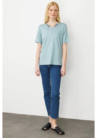 Desen Triko Kadın Açma Yaka Nakış İşlemeli T-shirt 25703 Mint Mint