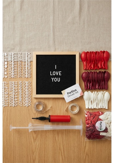 Sevgililer Günü Yıl Dönümü Süsleme Deluxe Set Siyah Keçe Yazı Panosu Standlı Balon Zincirli 7li Şeffaf Balon Standlı Set Kırmızı