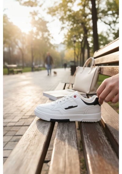 Enoch Günlük Spor Ayakkabı Kalın Tabanlı Sneaker Kontrast Şeritli Ve Aksan Detaylı Model Beyaz Enoch Günlük Spor Ayakkabı Kalın Tabanlı Sneaker Kontrast Şeritli Ve Aksan Detaylı Model Beyaz